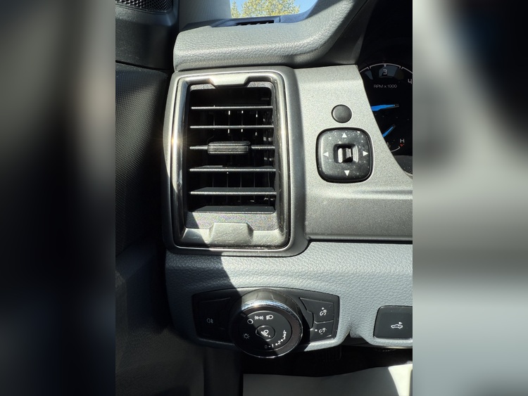Ford Ranger 2.2 TDCi 4x4 Dob Cab. XLT Ltd SS foto 31
