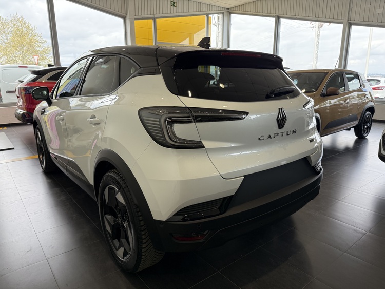 Renault Captur E-TECH FULL HYBRID techno ETech full hybr.105kW145CV foto 3