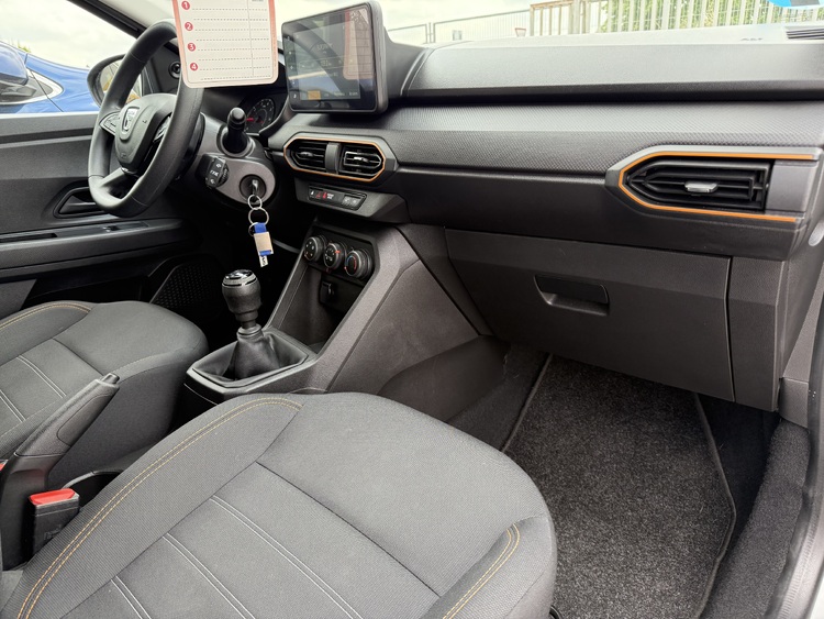 Dacia Sandero Stepway Essential ECOG 100cv foto 28
