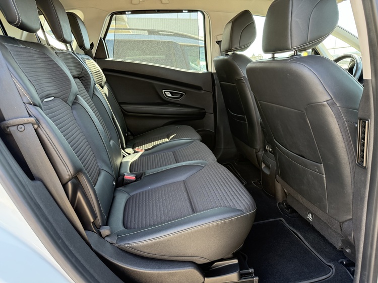 Renault Scenic Zen Blue dCi 150cv AUTOMATICO foto 14