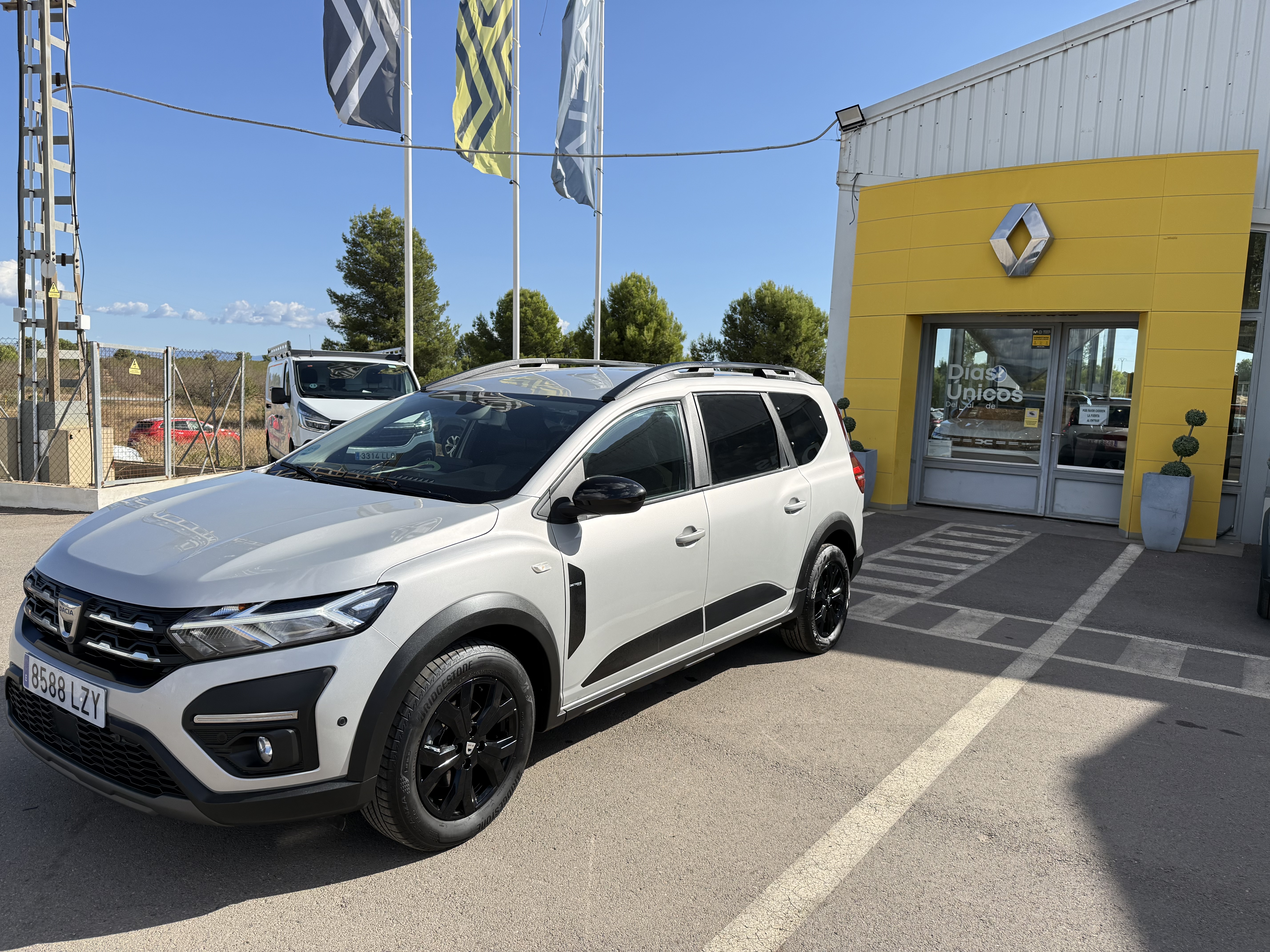 Dacia Jogger S.L Extreme TCe 7 plazas 110 cv. GASOLINA miniatura 3