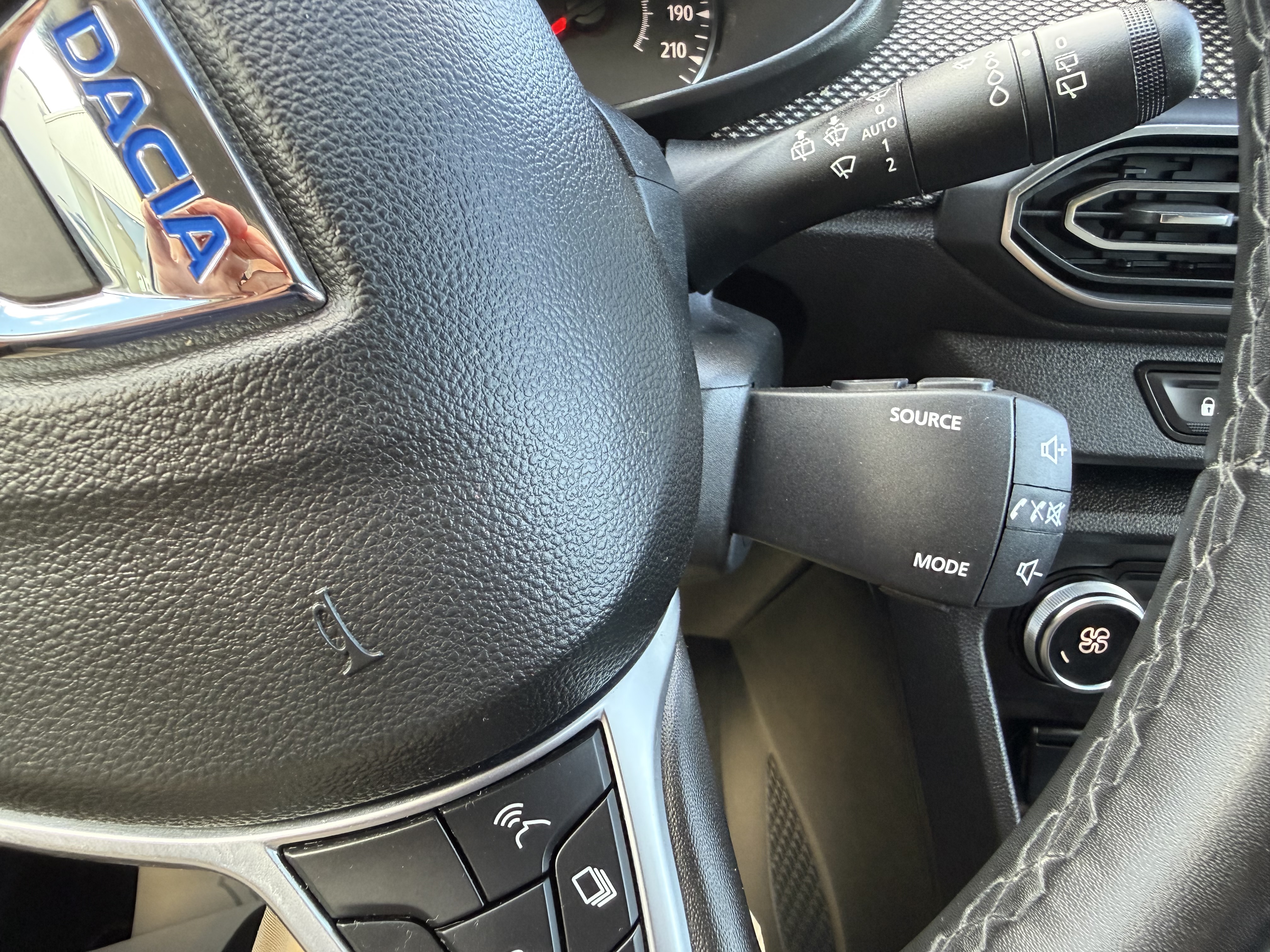 Dacia Jogger S.L Extreme TCe 7 plazas 110 cv. GASOLINA miniatura 24
