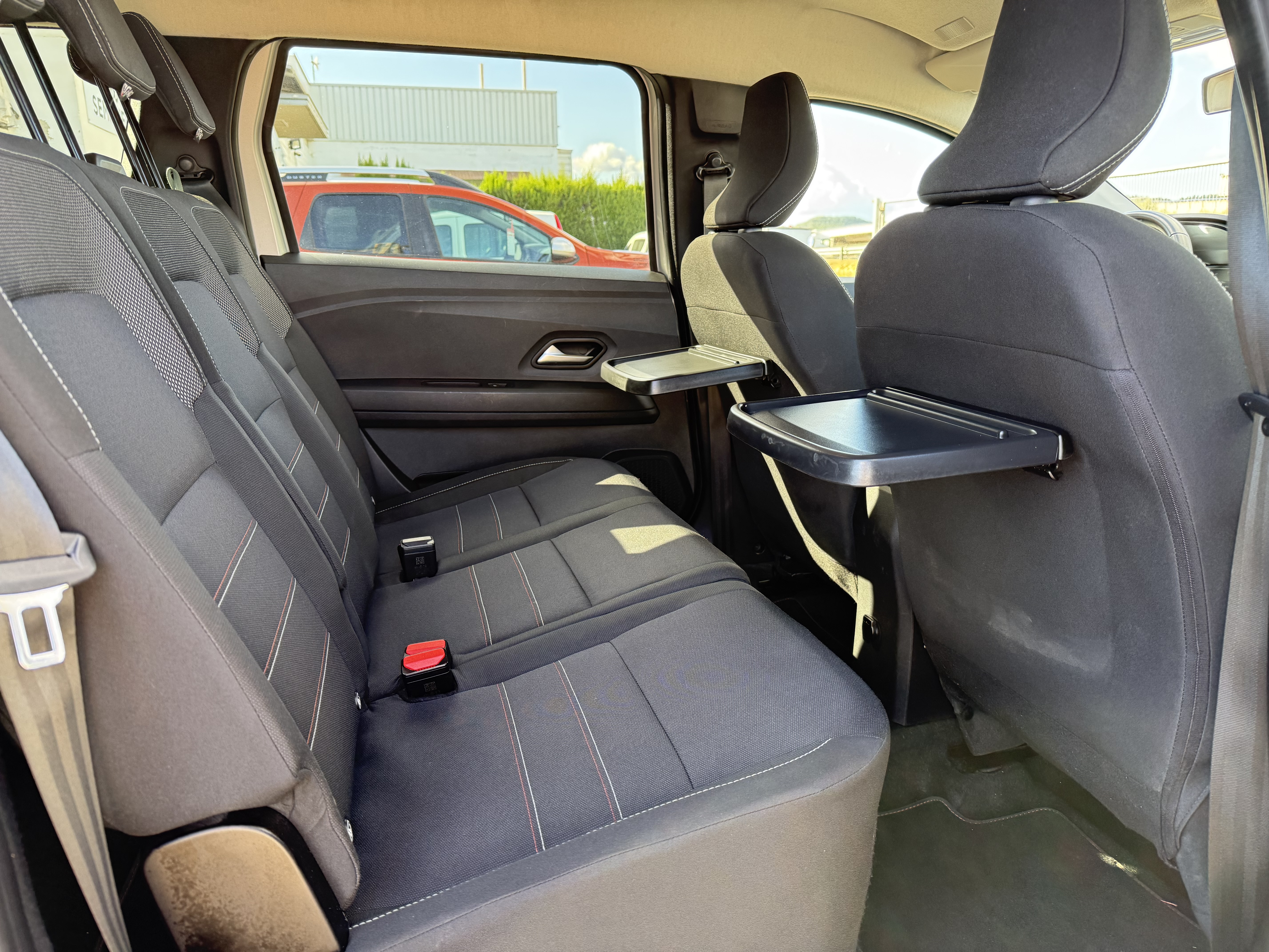 Dacia Jogger S.L Extreme TCe 7 plazas 110 cv. GASOLINA foto 16