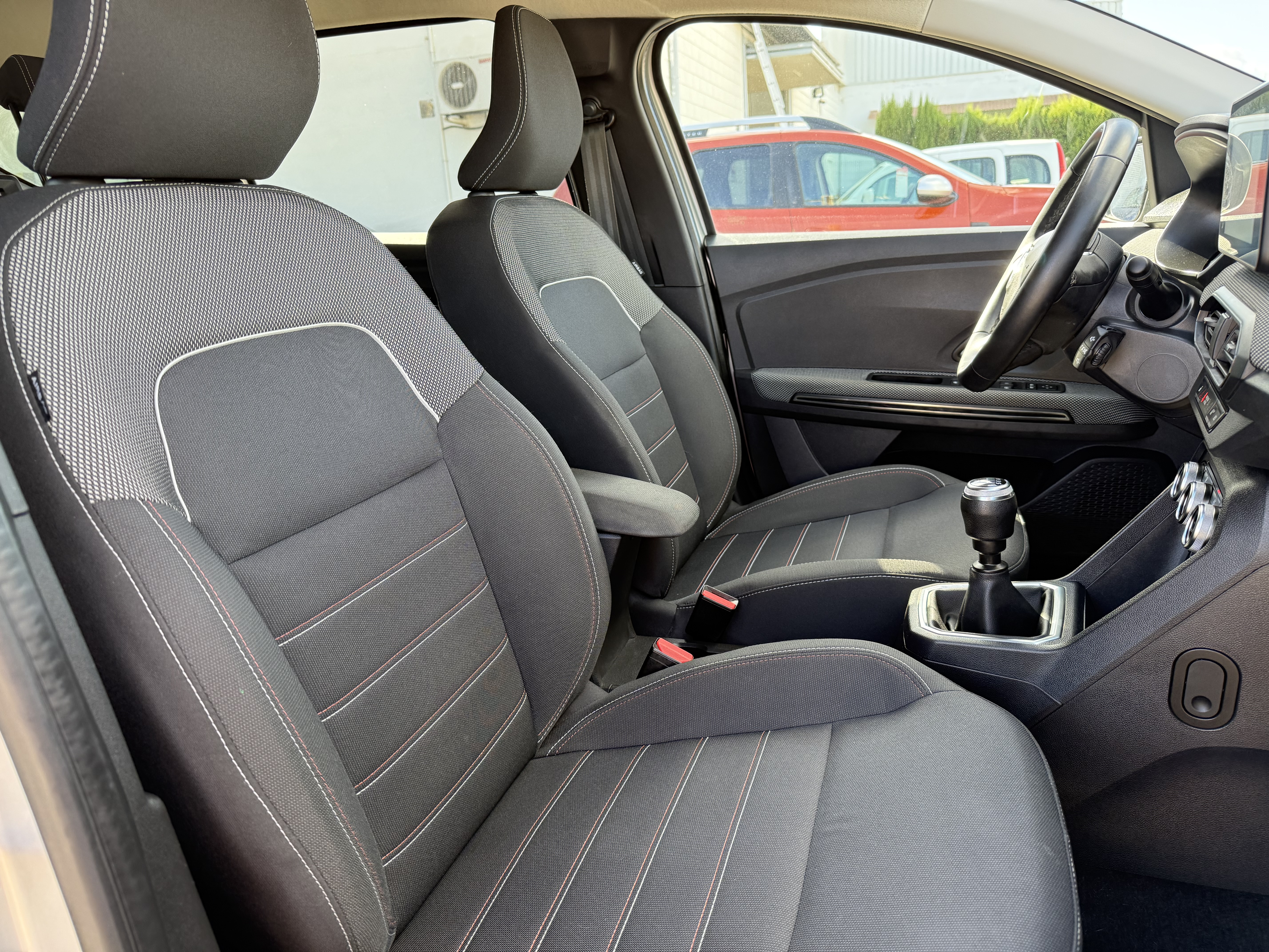 Dacia Jogger S.L Extreme TCe 7 plazas 110 cv. GASOLINA foto 19