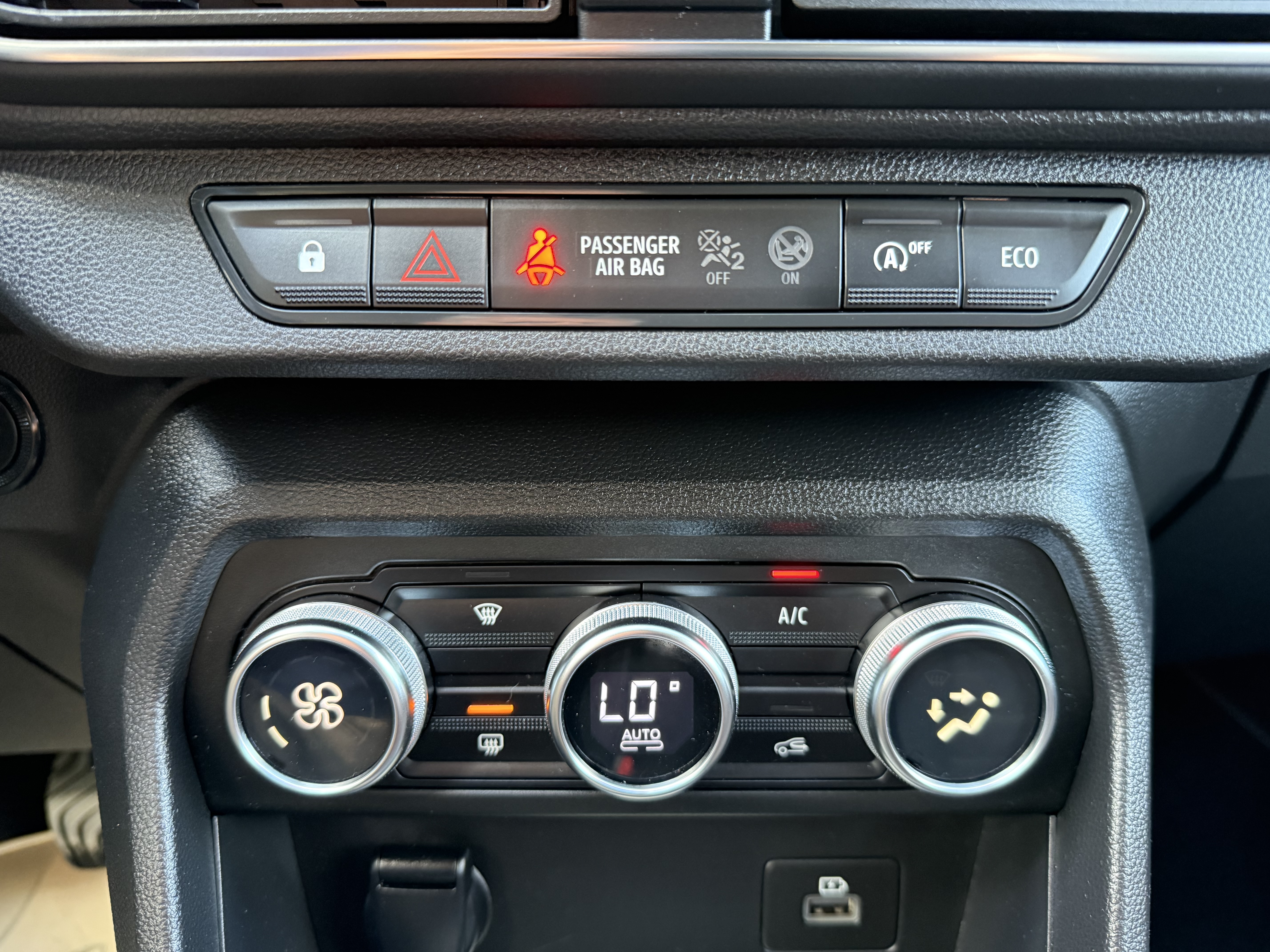Dacia Jogger S.L Extreme TCe 7 plazas 110 cv. GASOLINA foto 29
