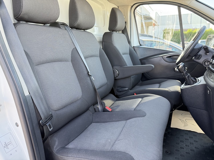 Renault Trafic Furgón 29 L2H1 Energy BluedCi 120cv. foto 16