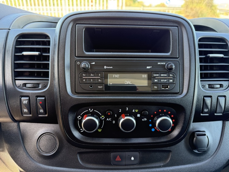 Renault Trafic Furgón 29 L2H1 Energy BluedCi 120cv. foto 27