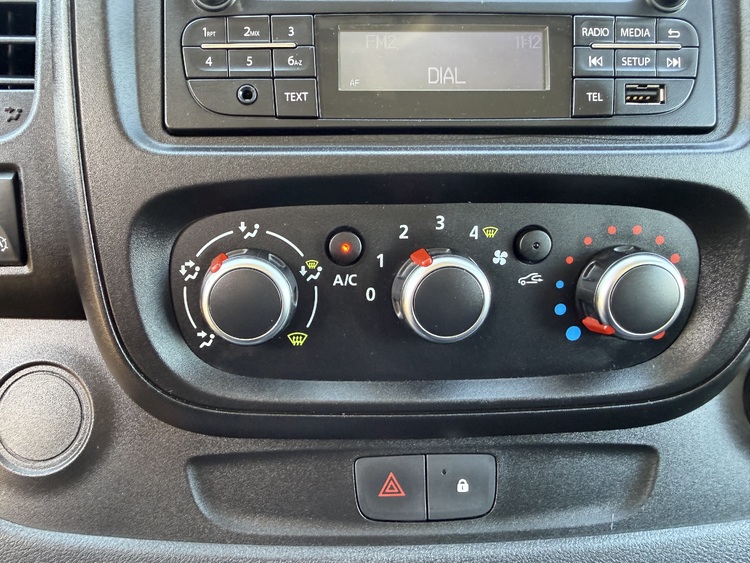 Renault Trafic Furgón 29 L2H1 Energy BluedCi 120cv. foto 28