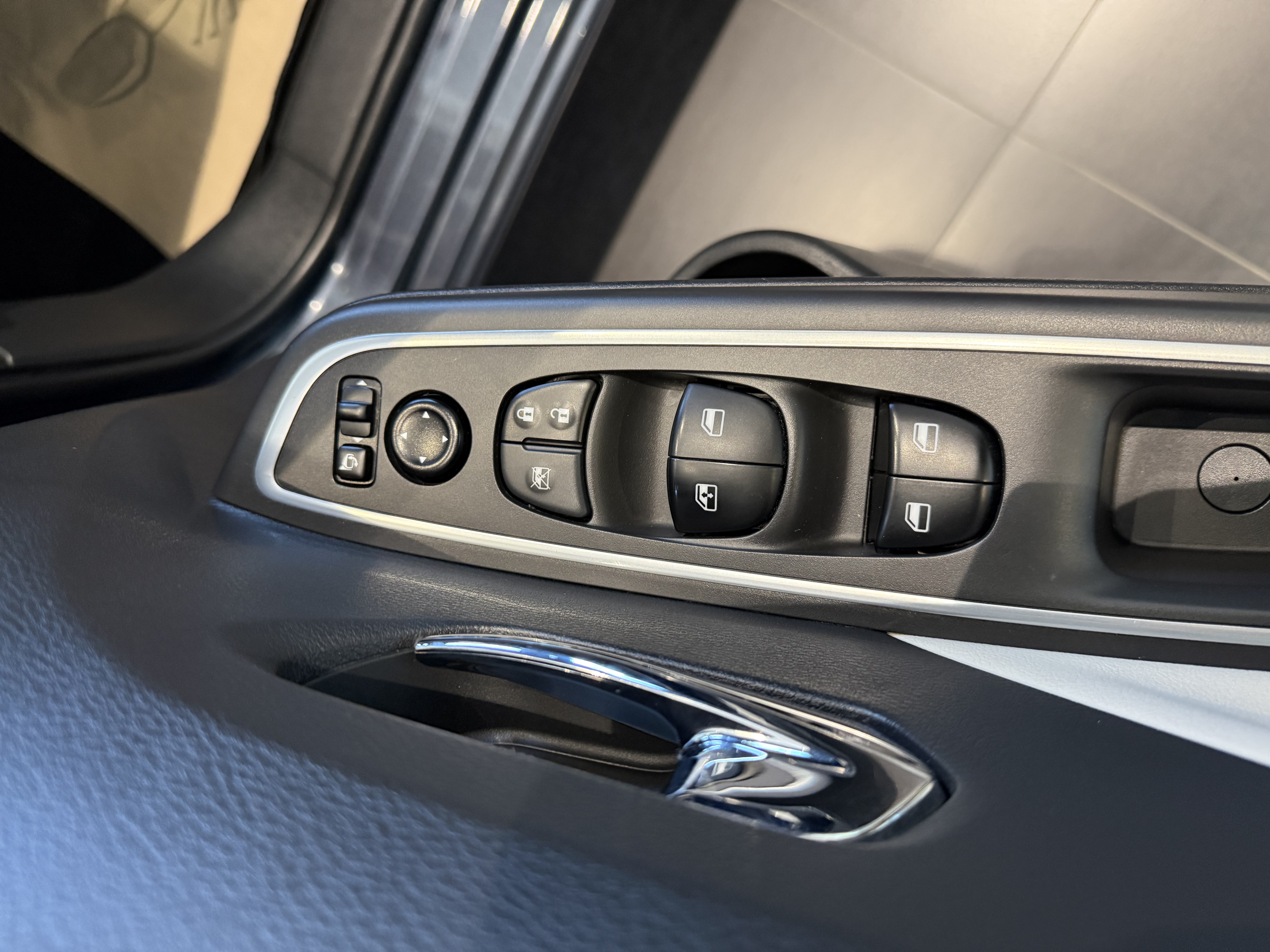 Nissan Micra  IGT 100 CV E6D Tekna miniatura 11