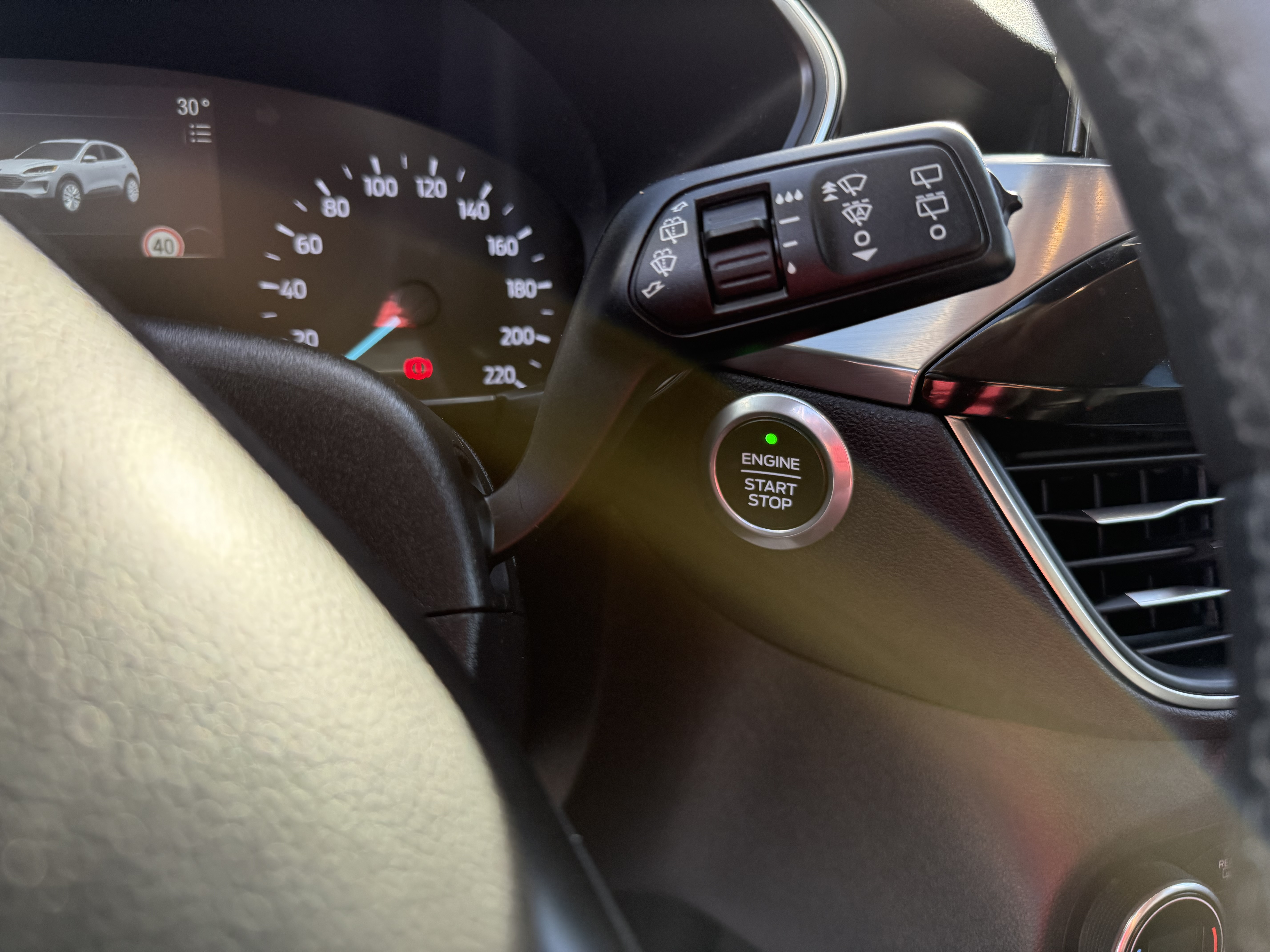 Ford Kuga Titanium 1.5 EcoBoost 150 cv. DIESEL miniatura 14