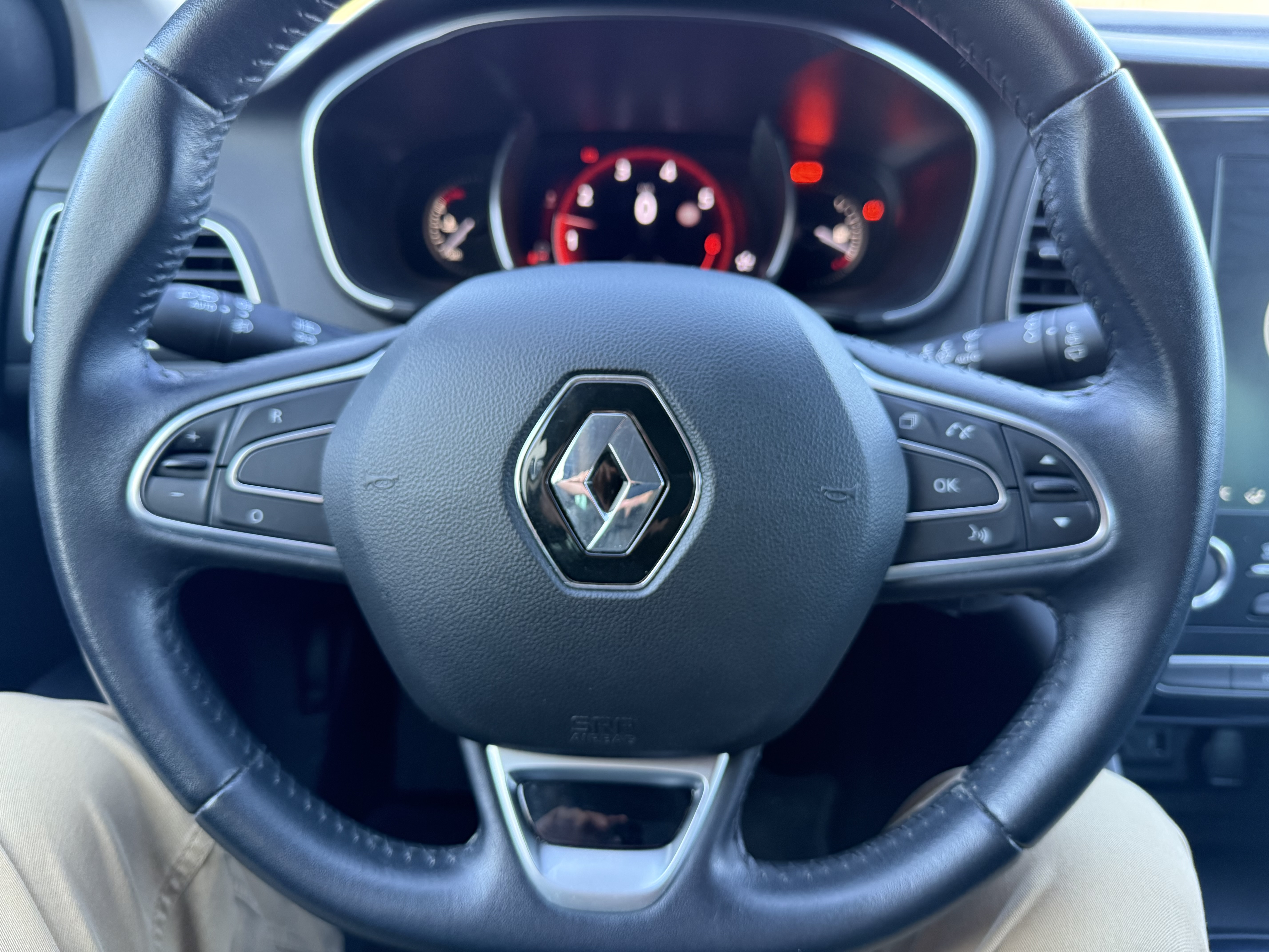 Renault Megane S.T. Zen TCe GPF 140cv miniatura 17