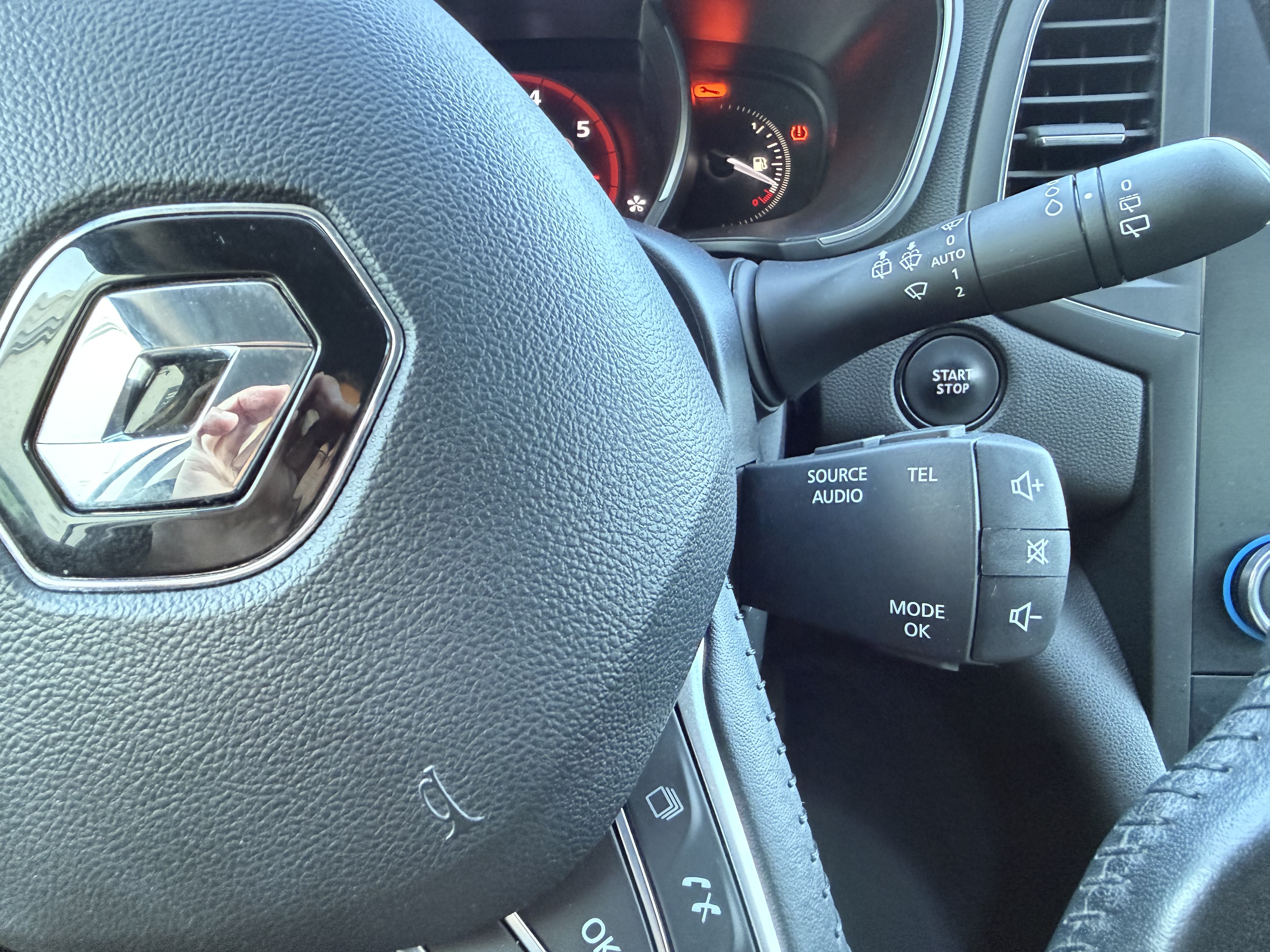 Renault Megane S.T. Zen TCe GPF 140cv miniatura 22