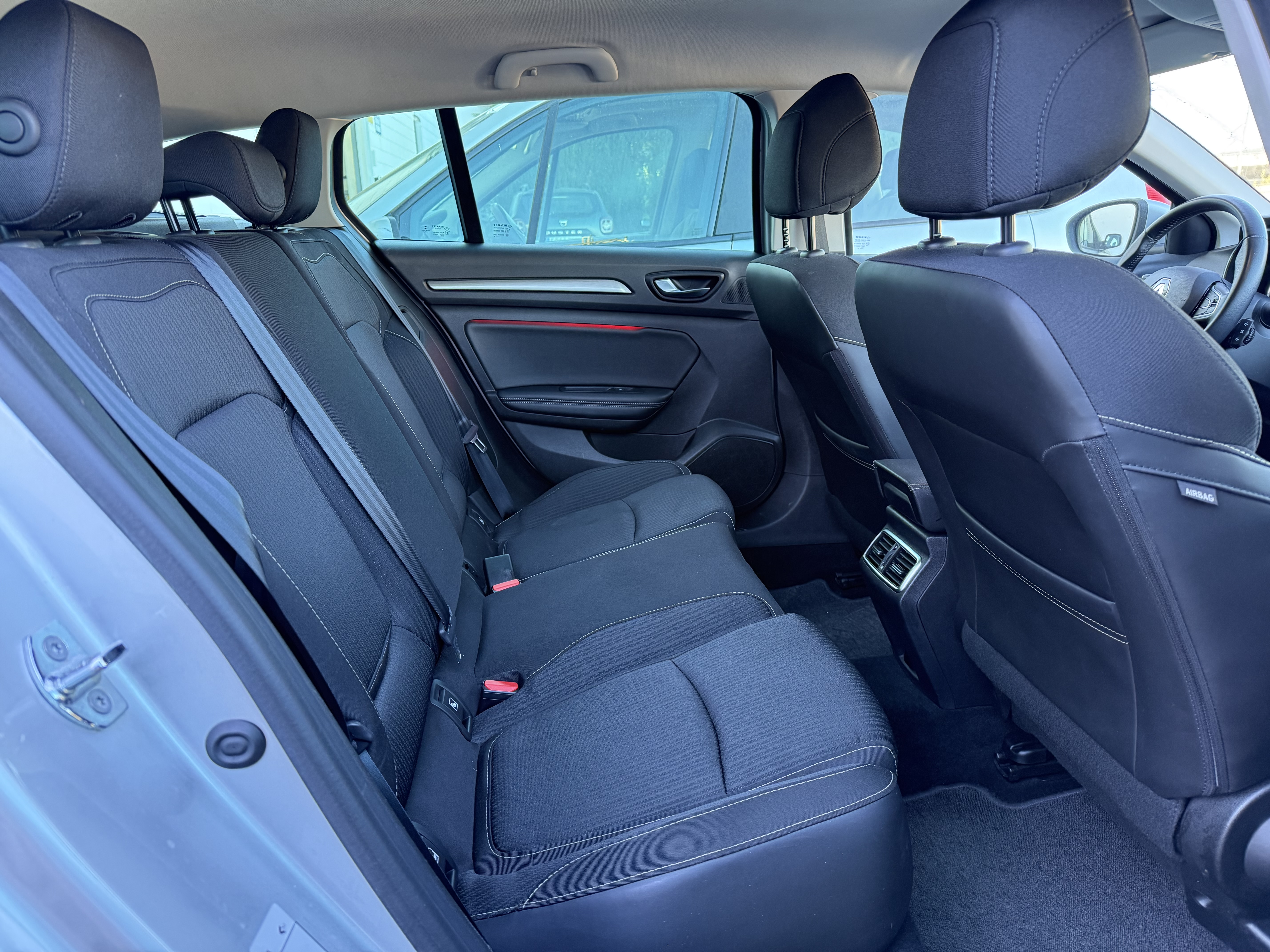 Renault Megane S.T. Zen TCe GPF 140cv foto 11