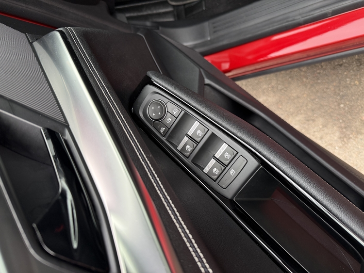 Renault Austral Techno ETech Full Hybrid 200cv. foto 17