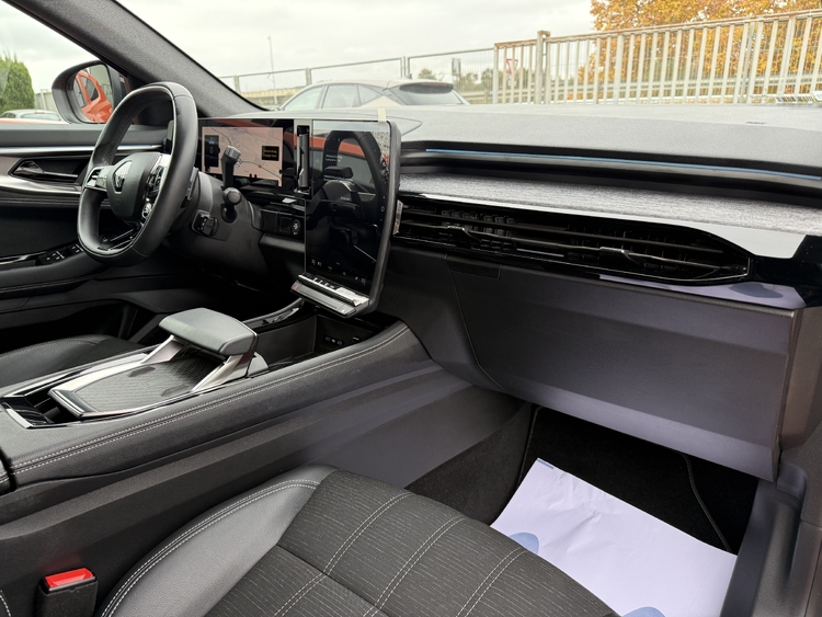 Renault Austral Techno ETech Full Hybrid 200cv. foto 21