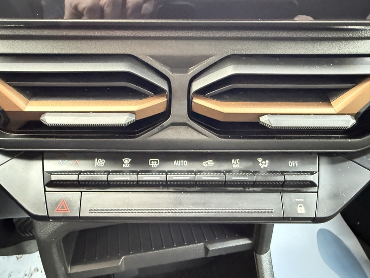 Dacia Duster Extreme TCE 48v 4X2 130cv. foto 34