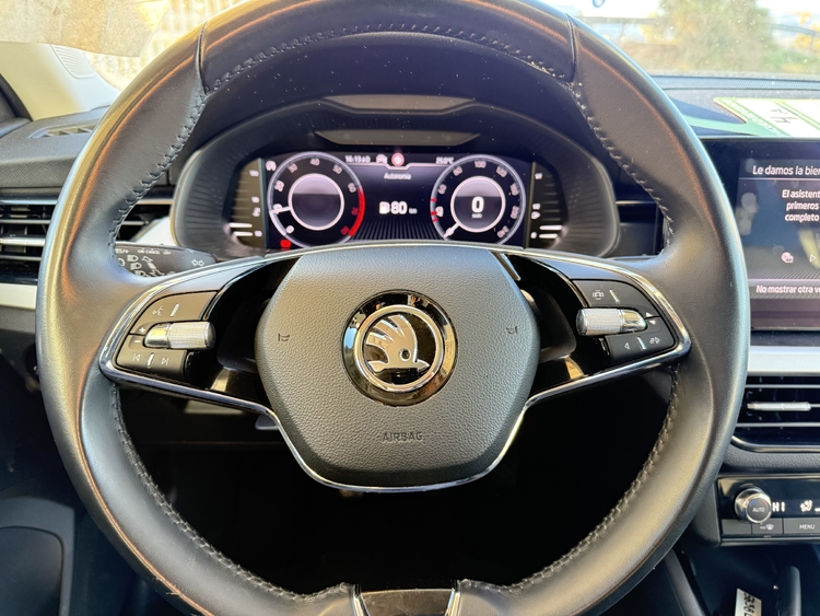 Skoda Kamiq 1.0 TSI Ambition 110cv. foto 22