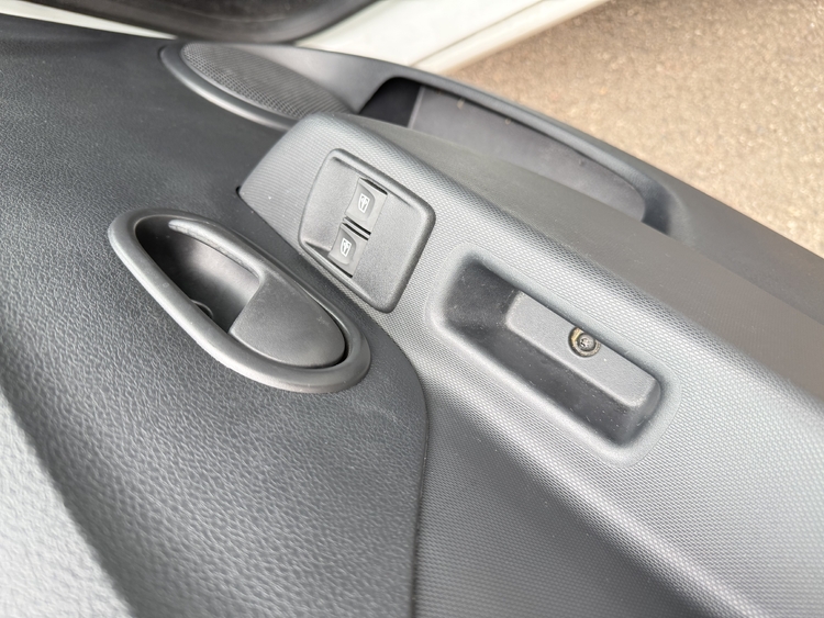 Dacia Sandero Essential ECO-GLP 100cv. foto 11