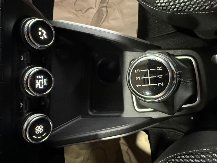 Dacia Duster Prestige TCE 74kW100CV GLP 4X2 foto 24