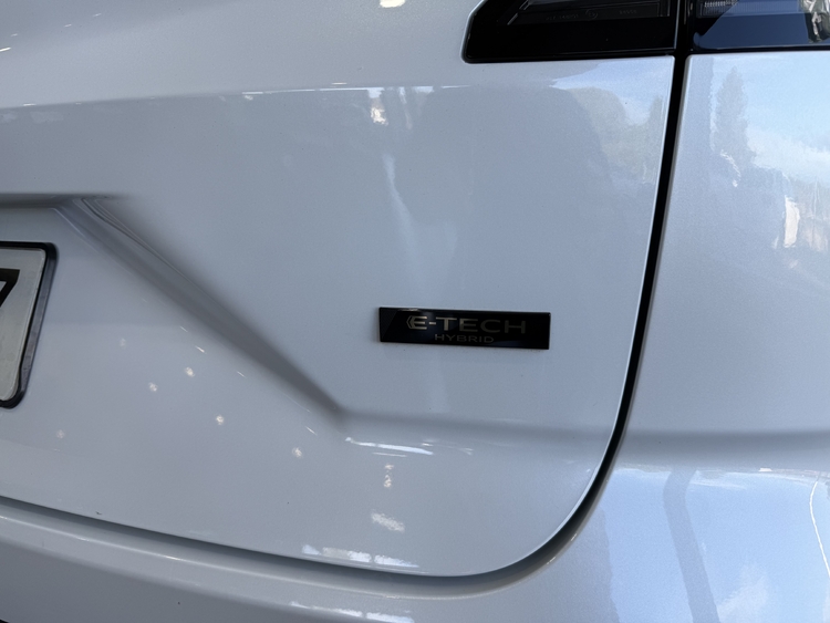 Renault Austral Techno ETech Full Hybrid 200cv. foto 9