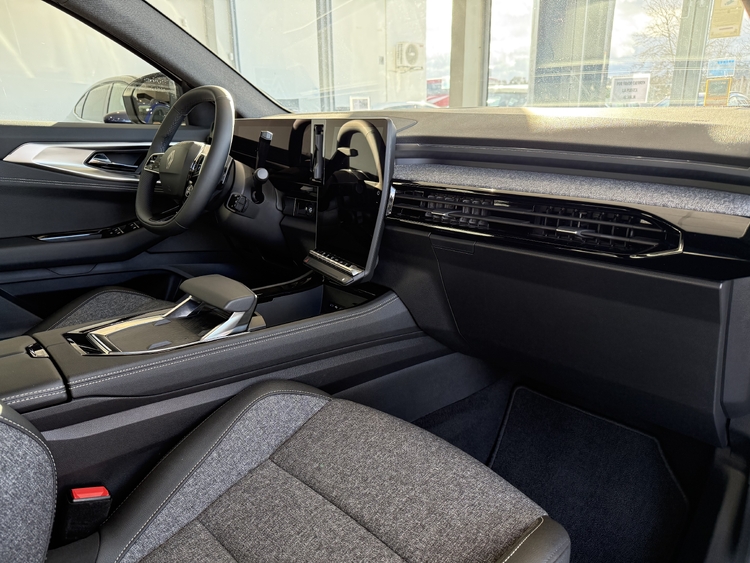 Renault Austral Techno ETech Full Hybrid 200cv. foto 18