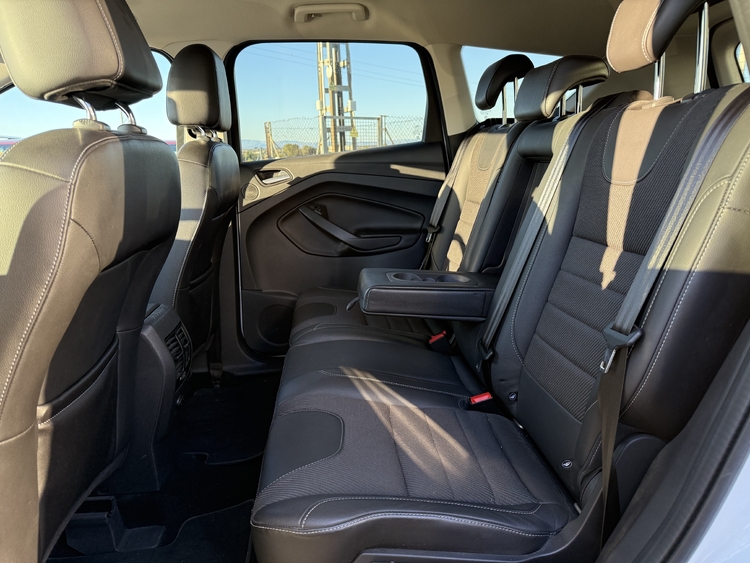 Ford Kuga 2.0 TDCi 140 4x2 Titanium foto 12