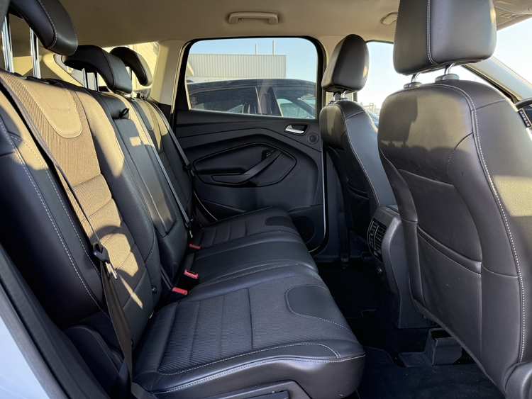 Ford Kuga 2.0 TDCi 140 4x2 Titanium foto 18