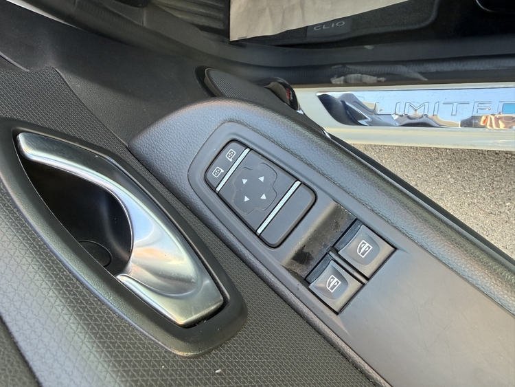 Renault Captur LIMITED TCE 90 CV. GASOLINA foto 16