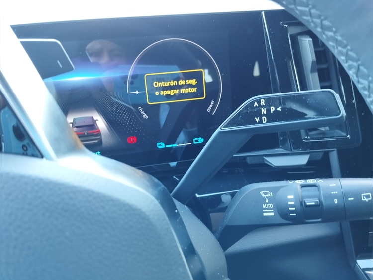 Renault Austral Techno ETech Full Hybrid 200cv foto 26