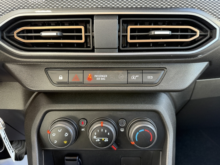 Dacia Sandero Stepway Expression ECOG - 100cv. foto 23