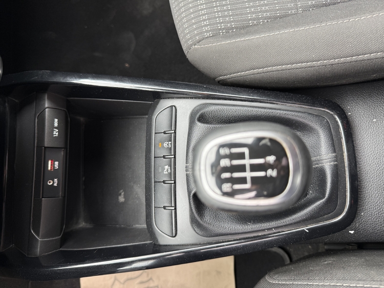 Kia Stonic 1.0 TGDi Drive 100cv. GASOLINA foto 32