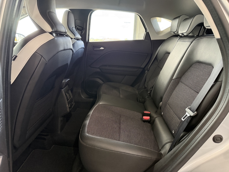 Renault Captur Zen ETECH Hibrido 145 cv. foto 13