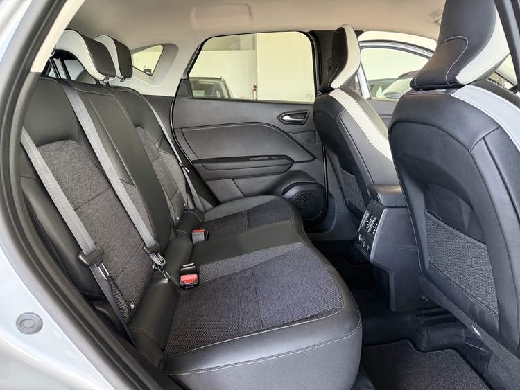 Renault Captur Zen ETECH Hibrido 145 cv. foto 18