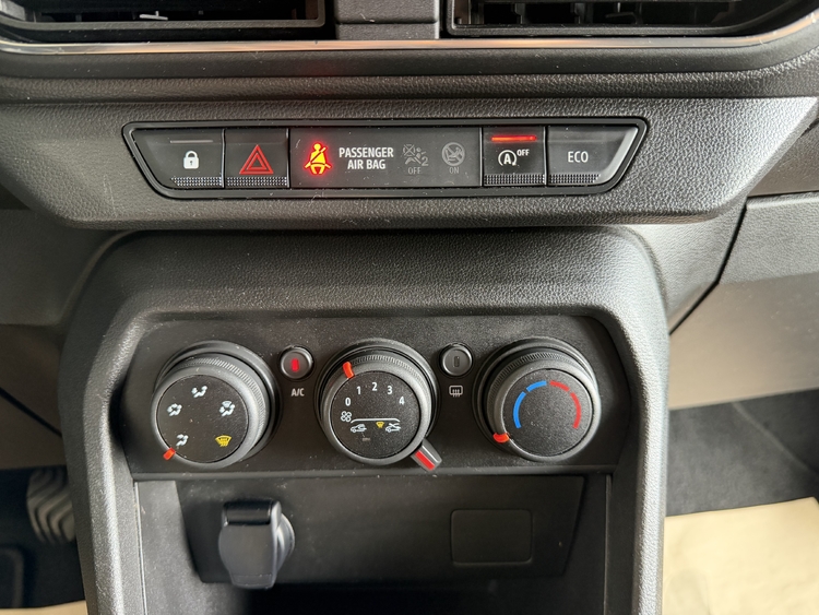 Dacia Sandero Essential ECOG 100cv. foto 33