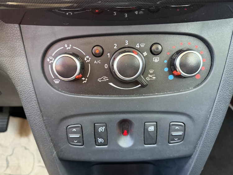 Dacia Sandero Stepway  Stepway Comfort TCE 90CV. GASOLINA foto 30