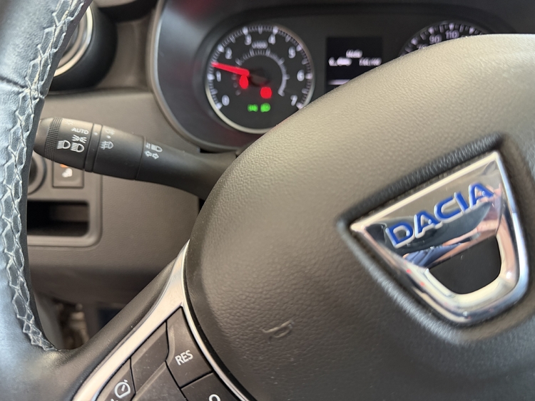Dacia Duster Prestige TCE 4X2 GPF - 140 cv. GASOLINA foto 26
