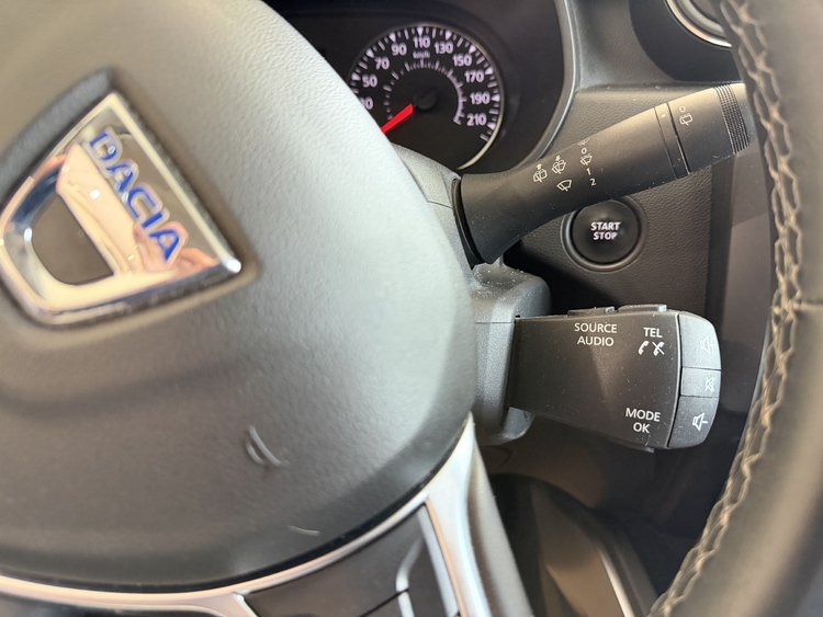 Dacia Duster Prestige TCE 4X2 GPF - 140 cv. GASOLINA foto 27