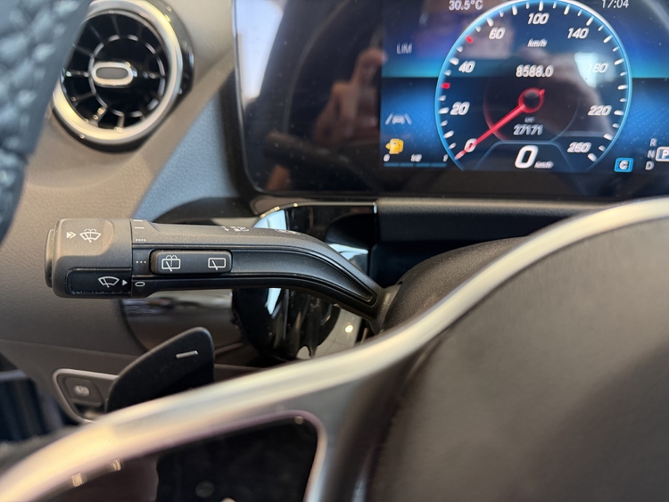 Mercedes Benz GLA 180 PROGRESIVE 136 cv. GASOLINA foto 27