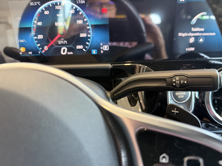 Mercedes Benz GLA 180 PROGRESIVE 136 cv. GASOLINA foto 28