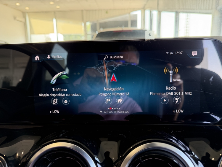 Mercedes Benz GLA 180 PROGRESIVE 136 cv. GASOLINA foto 31
