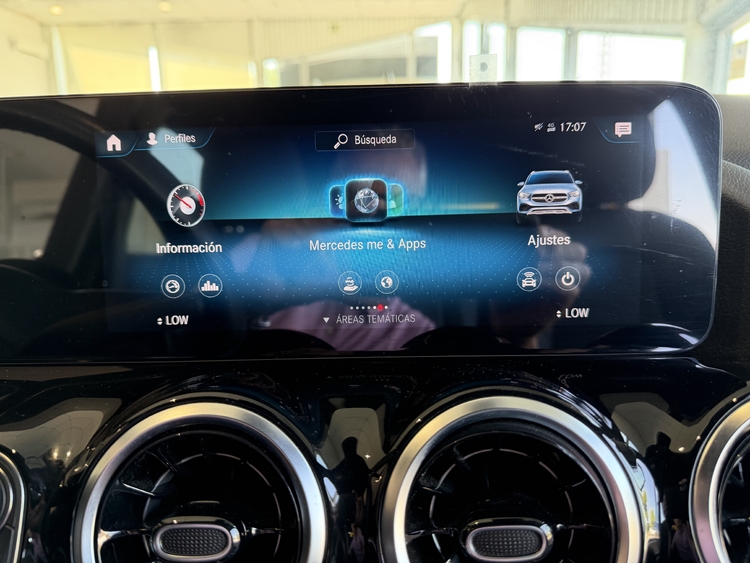 Mercedes Benz GLA 180 PROGRESIVE 136 cv. GASOLINA foto 34