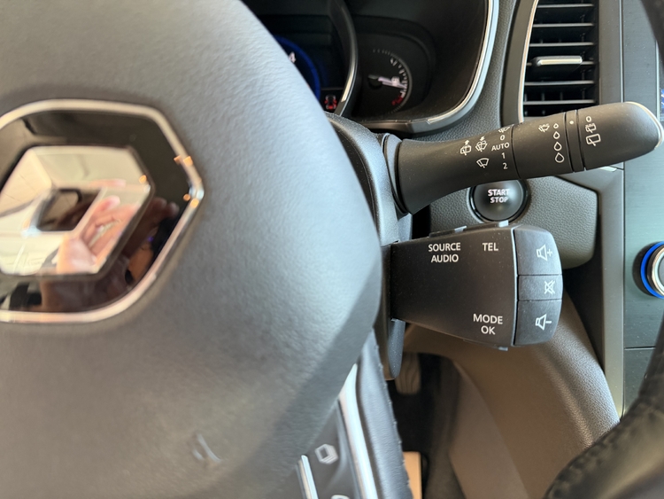 Renault Megane Limited + 1.5 DIESEL 115cv.  foto 23
