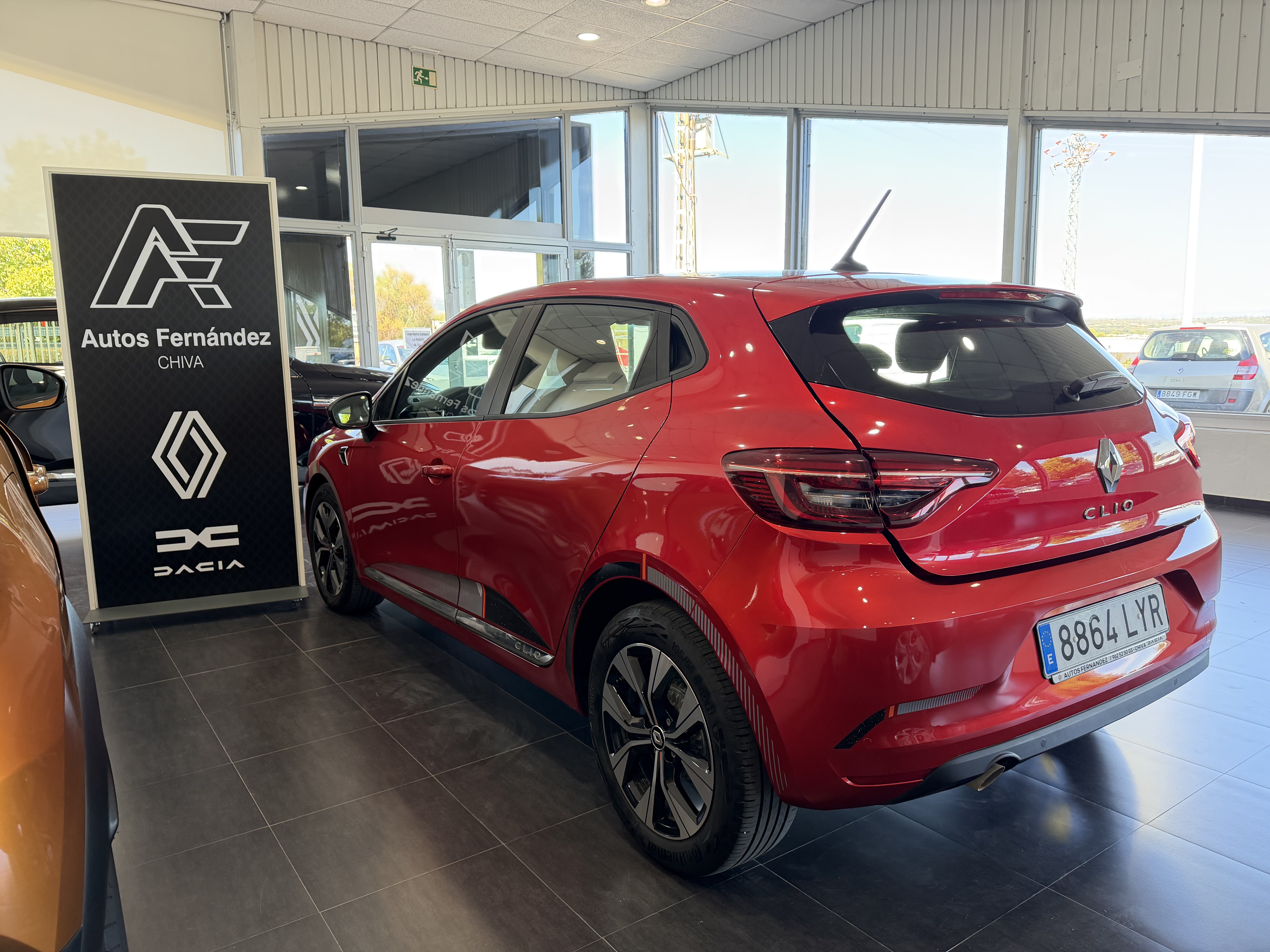 Renault Clio Serie limitada Limited TCe - 91cv. - miniatura 6