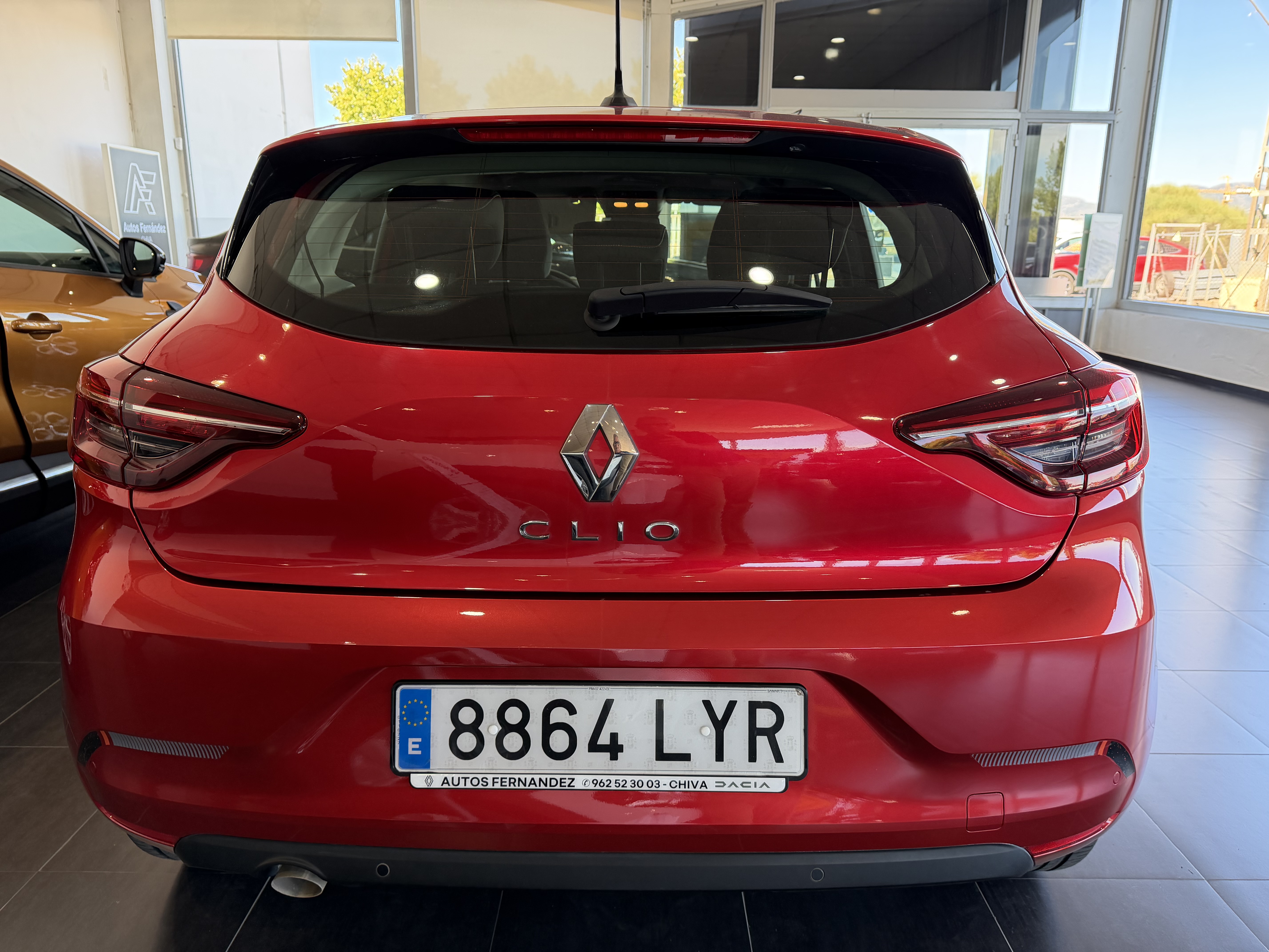 Renault Clio Serie limitada Limited TCe - 91cv. - miniatura 8