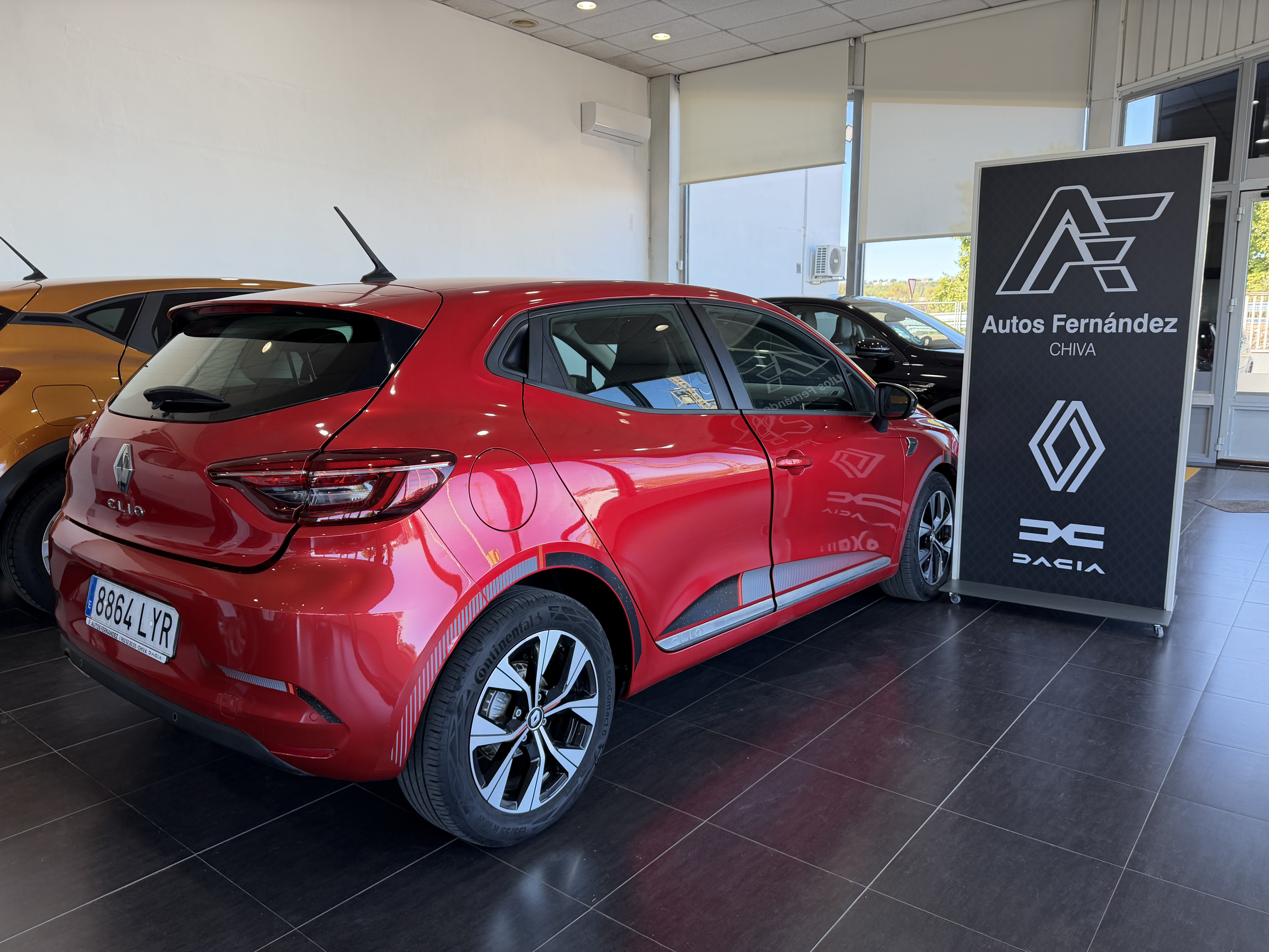 Renault Clio Serie limitada Limited TCe - 91cv. - foto 5