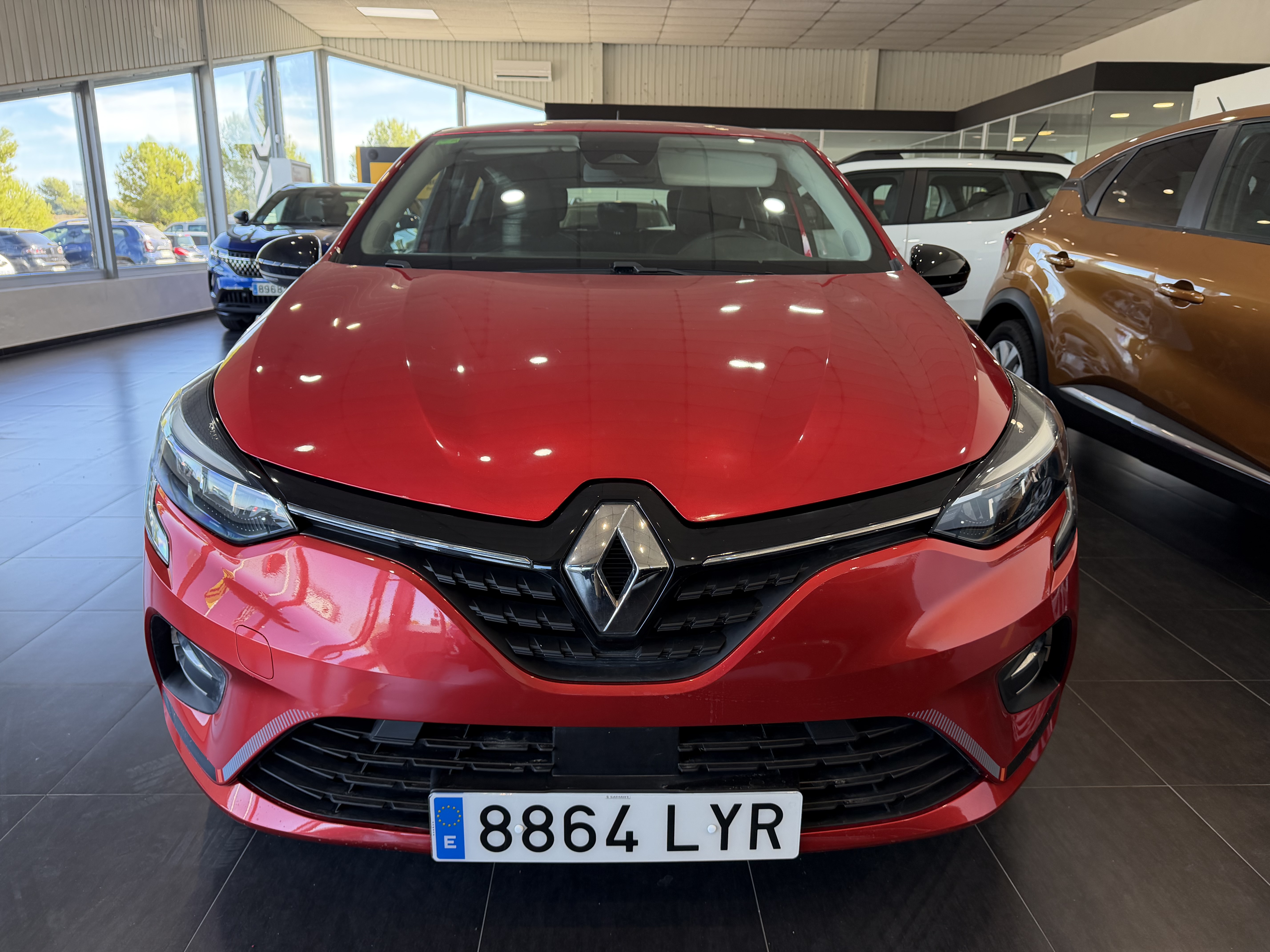 Renault Clio Serie limitada Limited TCe - 91cv. - foto 7