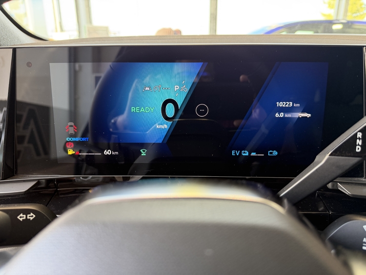 Renault Austral Techno ETech Full Hybrid 200cv. foto 30