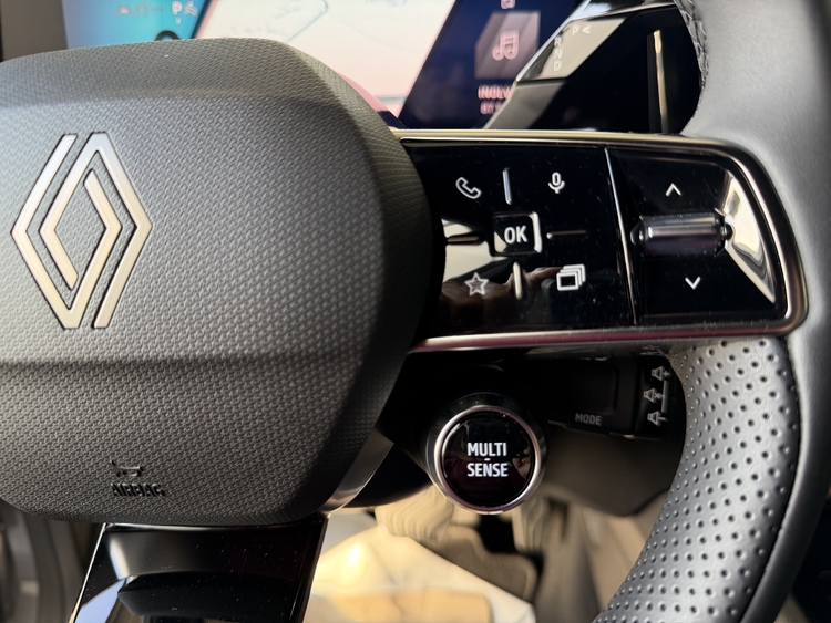 Renault Austral Techno ETech Full Hybrid 200cv. foto 37