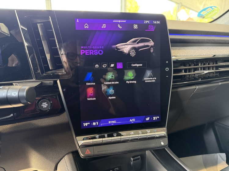 Renault Austral Techno ETech Full Hybrid 200cv. foto 41